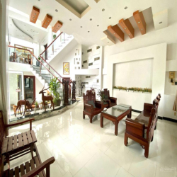 Biệt thự Lê Văn Sỹ, Quận Phú Nhuận. DT: 12x28m, Trệt 2 tầng, Giá: 49tr