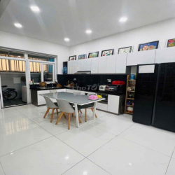 Nhà Phố 3pn- Hồ Bơi, Gym, Tennis Ngay Cửa- Chỉ 14tr