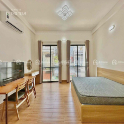Cho thuê căn hộ ban công siêu thoáng ngay ngã tư Bảy Hiền, Tân Bình