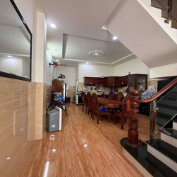 Nhà 1 trệt 2 lầu Đường liên Khu khu 5_6 BHH B bình tân