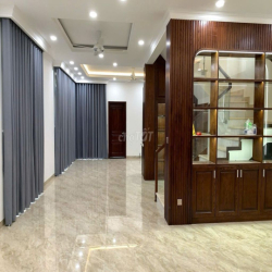 Cho thuê nhà BT 200m2 đường Liên Phường Phú Hữu Thủ Đức 22tr