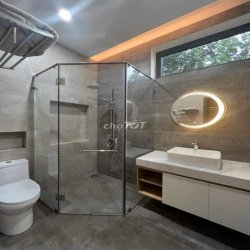 Cho thuê nhà 165/12D Nguyễn Thái Bình P.Bến Thành Q1 6.5x18m 4T 28tr 