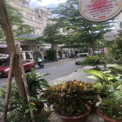 Mặt bằng kinh doanh Hầm 30m2 cityland p 10 gò