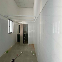 DÃY TRỆT MỚI XÂY GÁC CAO 2 MÉT NGAY PHẠM VĂN CHIÊU