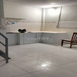 cho thuê nhà 1 trệt 1 lầu 1pn 1wc có hành lang phơi đồ để máy giặt 