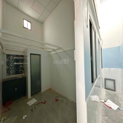 DÃY TRỆT MỚI XÂY GÁC CAO 2 MÉT NGAY PHẠM VĂN CHIÊU