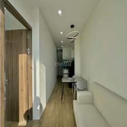 Cho thuê căn hộ 1PN Quận 1 Lý Tự Trọng ban công gần chợ Bến Thành