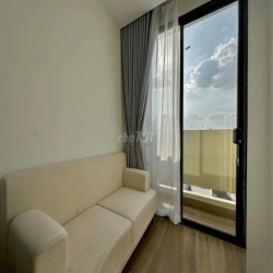 Cho thuê căn hộ 1PN Quận 1 Lý Tự Trọng ban công gần chợ Bến Thành