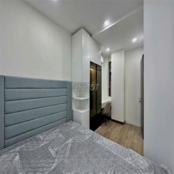 Cho thuê căn hộ 1PN Quận 1 Lý Tự Trọng ban công gần chợ Bến Thành