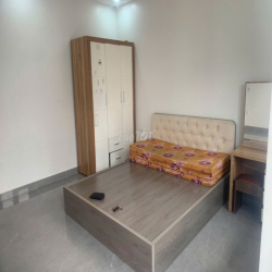 Cho thuê căn hộ đẹp, có ban công, ô tô đỗ thoải mái Quán Nam