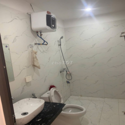 Cho thuê căn hộ đẹp, có ban công, ô tô đỗ thoải mái Quán Nam