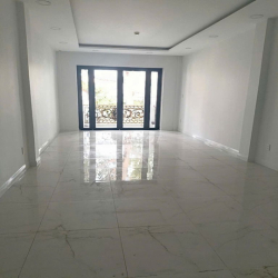 Cho thuê 386 Ngô Gia Tự,Q10.DT: 6x22m,Trệt 6 tầng Thang Máy,Nhà mới 