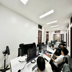 Cho thuê văn phòng Nguyễn Chí Thanh 80m2 14tr chia sẵn 2 phòng lô góc