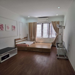 Cho thuê nhà phố nguyễn sơn long biên 35m 5 tầng 3 ngủ fun đồ giá 10 t