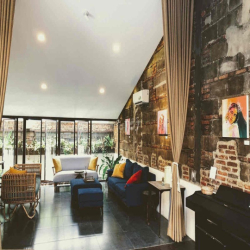 LẦU 2 KHU CHUNG CƯ TRẦN HƯNG ĐẠO GẦN BÙI VIỆN QUẬN 1