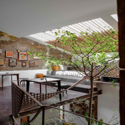 LẦU 2 KHU CHUNG CƯ TRẦN HƯNG ĐẠO GẦN BÙI VIỆN QUẬN 1