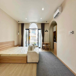 PENTHOUSE MỚI XÂY CỰC RỘNG BAN CÔNG VIEW KÍNH CÓ MÁY GIẶT KẾ ĐẦM SEN