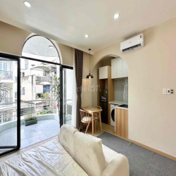 PENTHOUSE MỚI XÂY CỰC RỘNG BAN CÔNG VIEW KÍNH CÓ MÁY GIẶT KẾ ĐẦM SEN