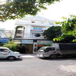 Văn Phòng Tại Cư Xá Chu Văn An, Sát Quận 1, Đậu Xe hơi Thoải mái