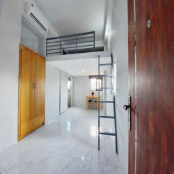 NHƯỢNG phòng , cửa sổ thoáng có gác bếp tách riêng