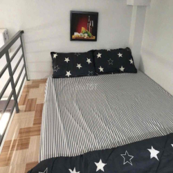 NHƯỢNG phòng , cửa sổ thoáng có gác bếp tách riêng