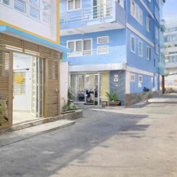 Nhà nguyên căn. 3PN.4WC. full nội thất. hẻm bagac rộng