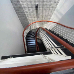 Nhà Mới Đẹp, Thông thoáng, trệt lửng 3 lầu sân thượng, nhà căn góc