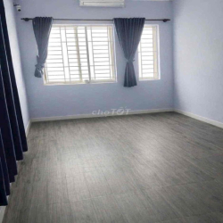 Nhà nguyên căn. 3PN.4WC. full nội thất. hẻm bagac rộng