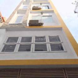 Nhà nguyên căn. 3PN.4WC. full nội thất. hẻm bagac rộng