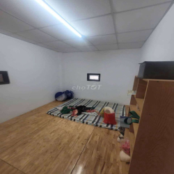 Cho thuê nguyên căn trống rộng, 2pn 1wc, hxh Thống Nhất p15 Gò vấp