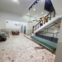 Nhà lầu 3 phòng 4 máy lạnh hẻm ô tô 30/4