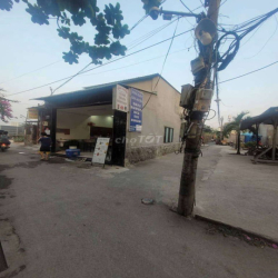 Cho thuê nguyên căn trống rộng, 2pn 1wc, hxh Thống Nhất p15 Gò vấp