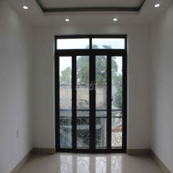 Cho Thuê Nhà Mới Tinh Hẻm 145 Nguyễn Văn Nghi 4 Tầng 3PN.3WC 15tr