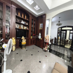 Cho thuê biệt thự bờ sông KDC Trung Sơn 300m2, 5PN