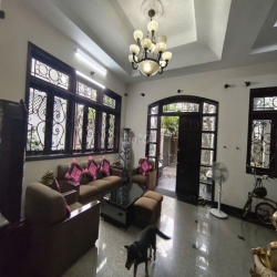 Cho thuê biệt thự bờ sông KDC Trung Sơn 300m2, 5PN