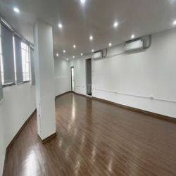 văn phòng cho thuê Nguyễn Hoàng vị trí đẹp oto đỗ thoải mái 