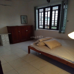 CHO THUÊ BIỆT THỰ SÂN VƯỜN XANH ĐẸP, AN NINH 24/7, HỒ BƠI RIÊNG