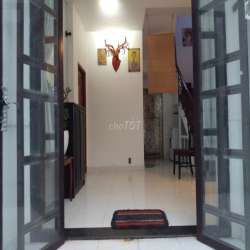 CHO THUÊ BIỆT THỰ SÂN VƯỜN XANH ĐẸP, AN NINH 24/7, HỒ BƠI RIÊNG