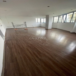 văn phòng cho thuê Nguyễn Hoàng vị trí đẹp oto đỗ thoải mái 