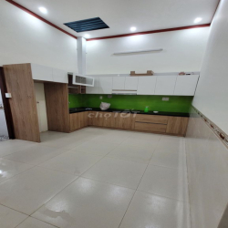 Nhà hẻm 102, sạch sẽ thoáng mát có chỗ đậu kiamoning