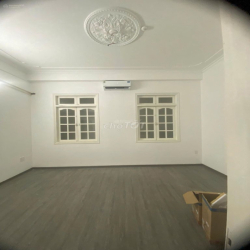 Cho thuê nhà đường Trung Yên 10 - Dt 70m2 x 5 tầng, Mt 5m, đường 10m