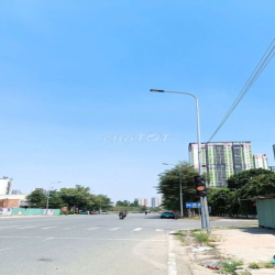 4 mặt tiền Trương Văn Bang, gần Ủy ban, vuông vức, có sẵn nền bê tông