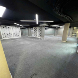 Văn phòng 3/2 Q10 120m2 vuông vức ngăn sẵn phòng