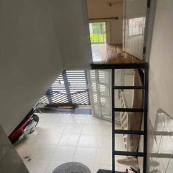 Phòng, mb nhỏ kết hợp ở và buôn bán,trệt, có gác 20m2, phạm văn hai