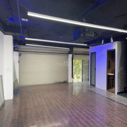 Cho thuê VP Hoàng Sa 138m2 Q3 view sông công viên thoáng mát