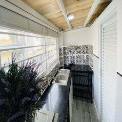 Duplex mặt tiền có cửa sổ thoáng tòa nhà lớn hẻm xe tải Chu Văn An