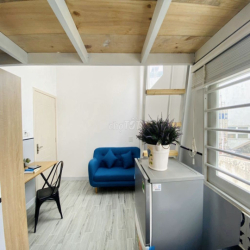 Duplex mặt tiền có cửa sổ thoáng tòa nhà lớn hẻm xe tải Chu Văn An