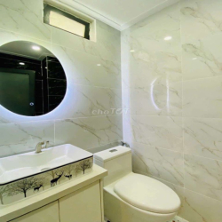 Cho thuê nguyên căn Mới Đẹp, 5pn6wc,có nội thất, Phạm Văn Chiêu P13 GV