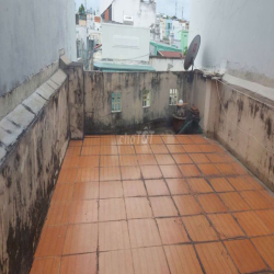 Nhà 1 Trệt 1 lầu sân thượng 4x17m hẻm đường Phạm Hùng Hồ Bơi Hoà Bình