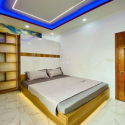 Cho thuê nguyên căn Mới Đẹp, 5pn6wc,có nội thất, Phạm Văn Chiêu P13 GV